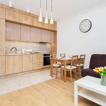Hallera Zajezdnia Wrzeszcz By Renters