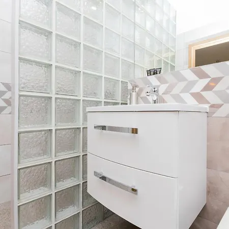Apartment Hallera Zajezdnia Wrzeszcz By Renters Gdansk