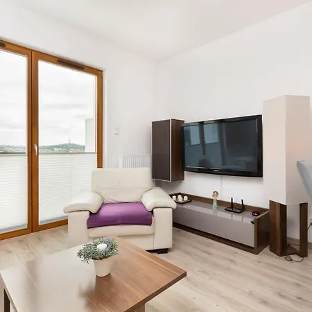 Hallera Zajezdnia Wrzeszcz By Renters