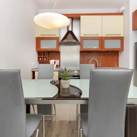 Hallera Zajezdnia Wrzeszcz By Renters
