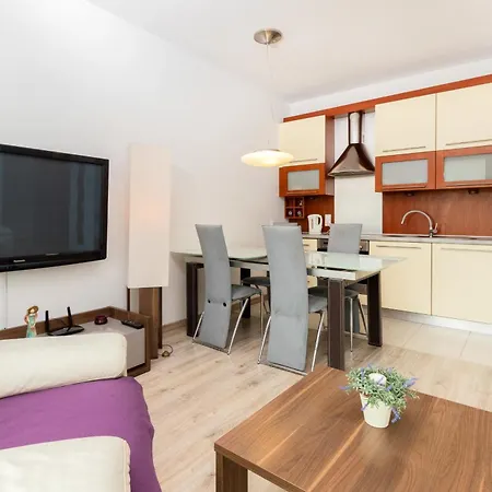 Hallera Zajezdnia Wrzeszcz By Renters *